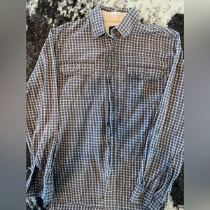 Men’s wrangler button up size small